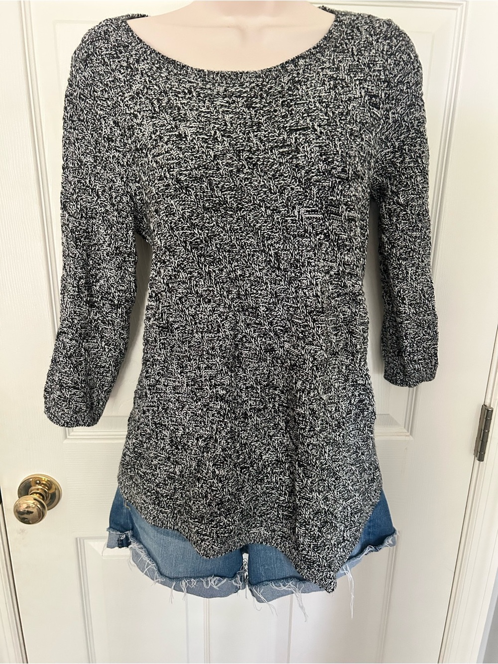 Women’s, New York & Company, Gray and White, Scoop Neck Sweater, Medium